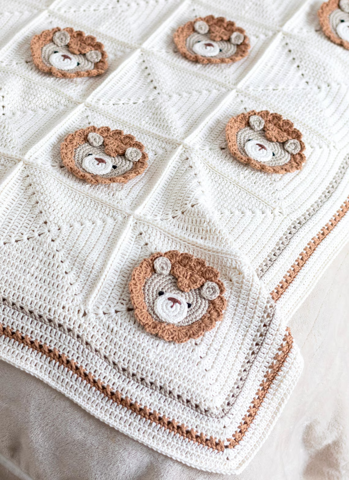 Crochet Lion Blanket Pattern – Perfect Baby Gift