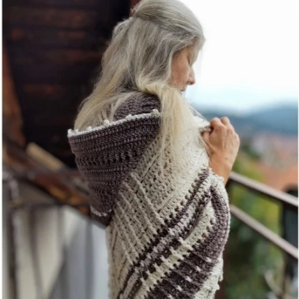 ✨ Nova Hooded Triangle Shawl Crochet Pattern 🧶 Cozy Winter Must-Have! ❄️