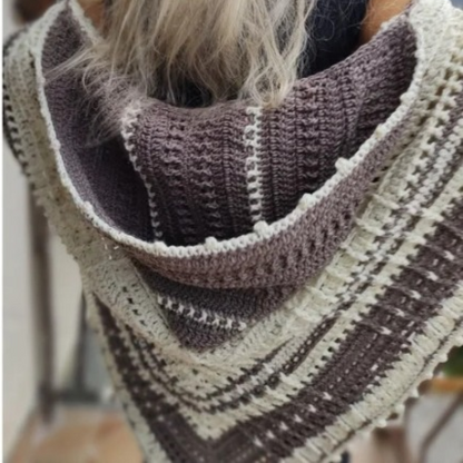 ✨ Nova Hooded Triangle Shawl Crochet Pattern 🧶 Cozy Winter Must-Have! ❄️